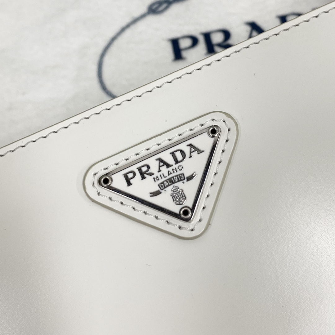 【P900】Prada包包批发 普拉达白色进口牛皮新款腋下包单肩女包CM